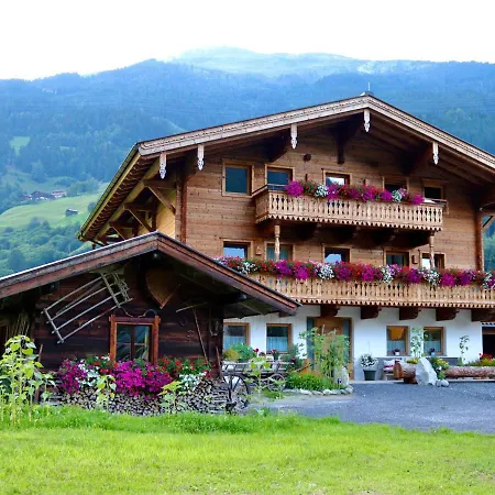 Lerchenhof Apartment